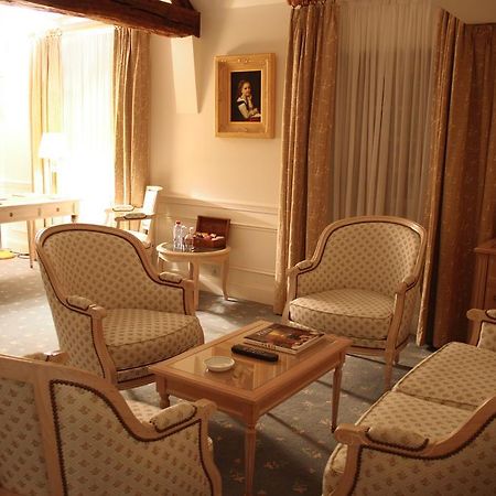 Domaine De Belesbat Hotel Boutigny-sur-Essonne Room photo